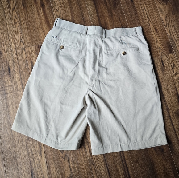 Greg Norman Gold Shorts - Picture 2 of 3